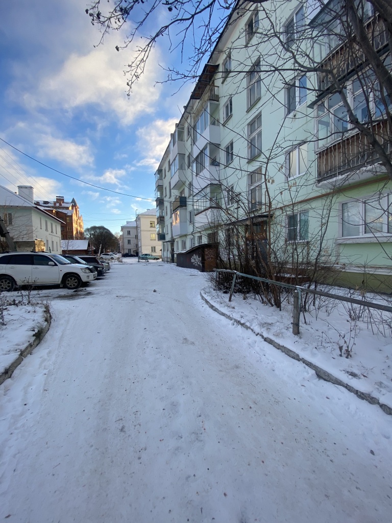 Продам 3-комн. квартиру в центре города по ул. Микова, 41, Краснотурьинск, ул. Микова, 41