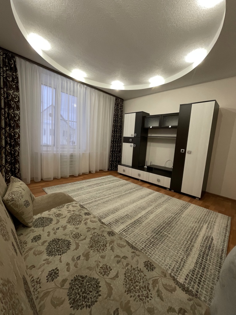 Продам 2-комн. квартиру ст. типа по ул. Микова, 16, Краснотурьинск, ул. Микова, 16