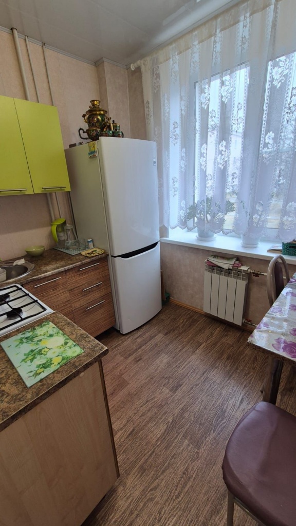 Продам 2-комн. квартиру по ул. Лен. Комсомола, 30, Краснотурьинск, ул. Ленинского Комсомола, 30