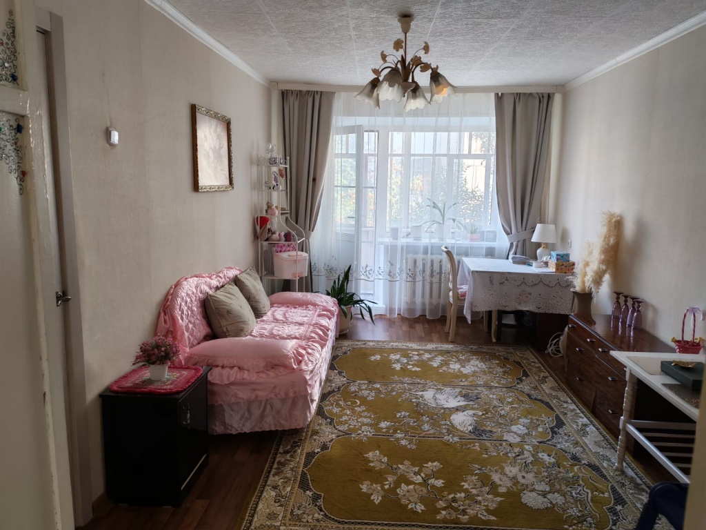 Продам 2-комн квартиру по ул. Молодежная 25, Краснотурьинск, ул. Молодежная, 24